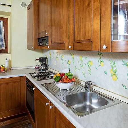 Nocino - Regarda Travel