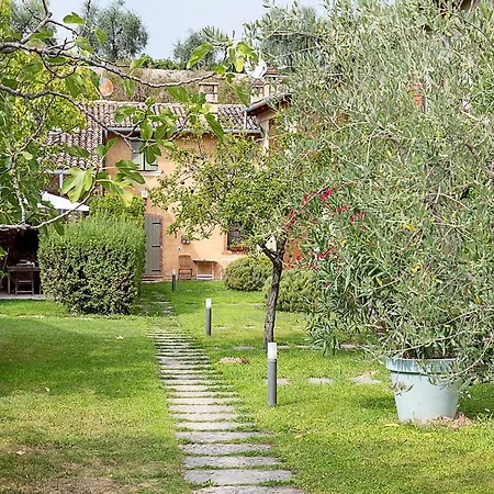 Nocino - Regarda Travel *