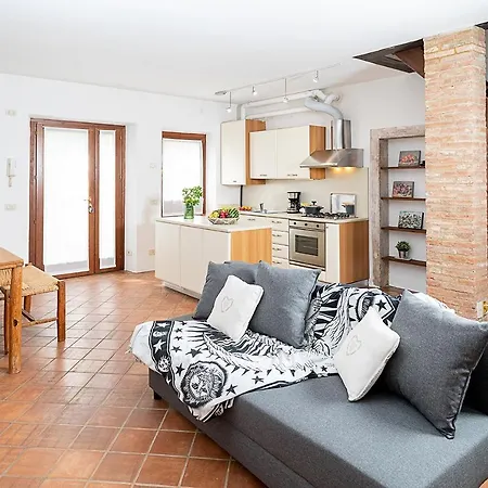 Nocino - Regarda Travel Nyaraló Lazise