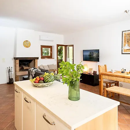 Nocino - Regarda Travel *