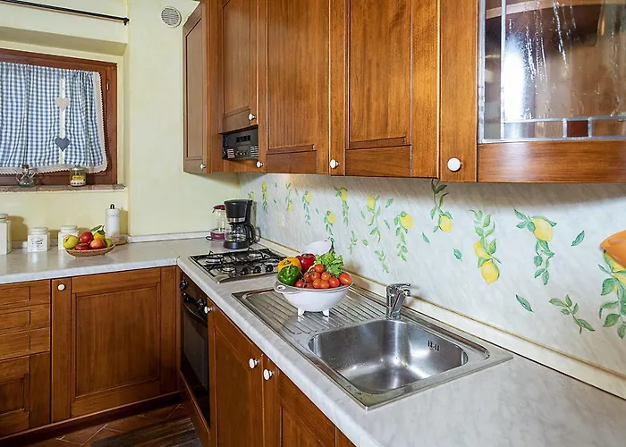 Nocino - Regarda Travel