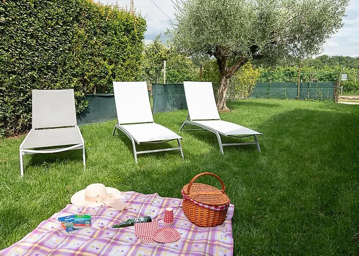 بيت للعطل Nocino - Regarda Travel لاتيزي