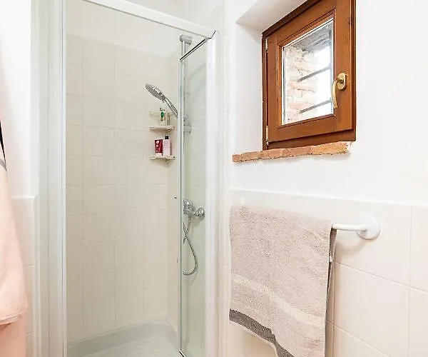 Nocino - Regarda Travel لاتيزي