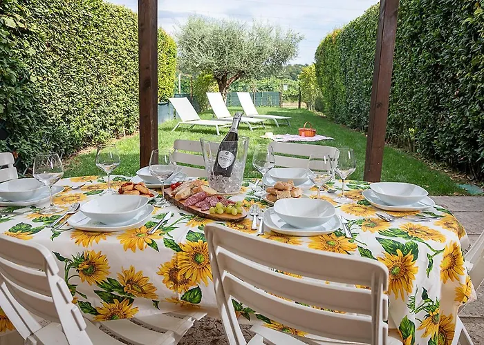 بيت للعطل Nocino - Regarda Travel